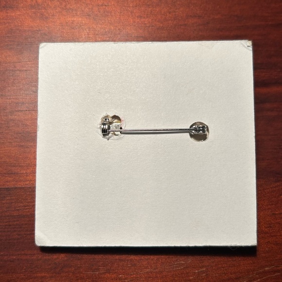 Handmade ceramic brooch by artist Ness Lee - Picture 2 of 2